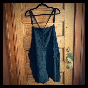 Torrid bibs, Black, Size 4